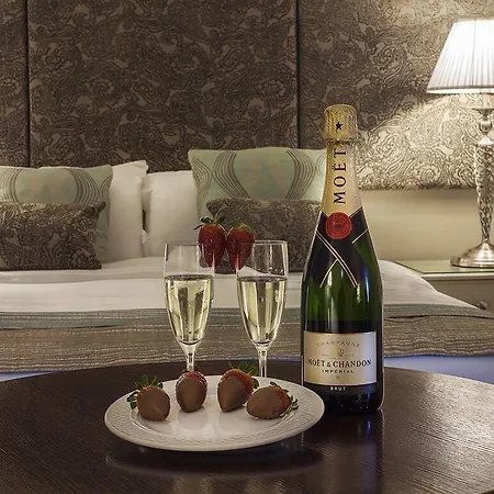 Breffni Arms Hotel 3*