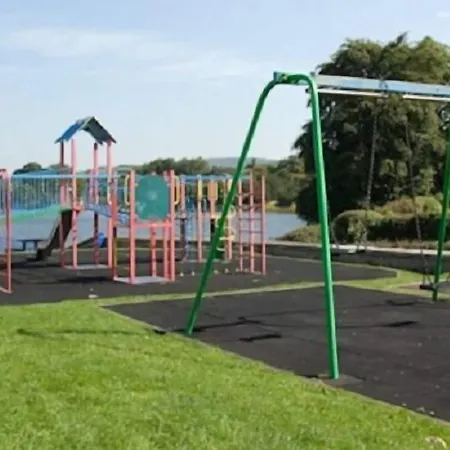 Breffni Arms מלון 3*