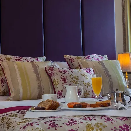 מלון Breffni Arms 3*