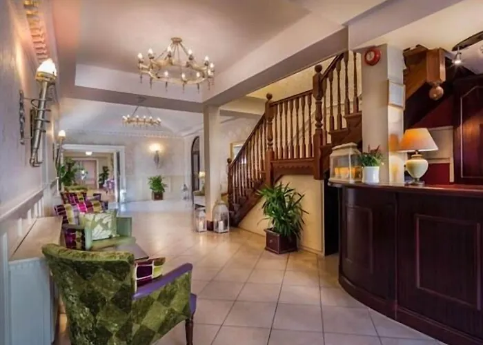 Breffni Arms Отель