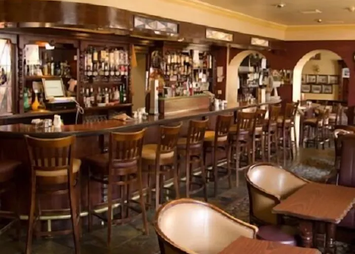 Отель Breffni Arms