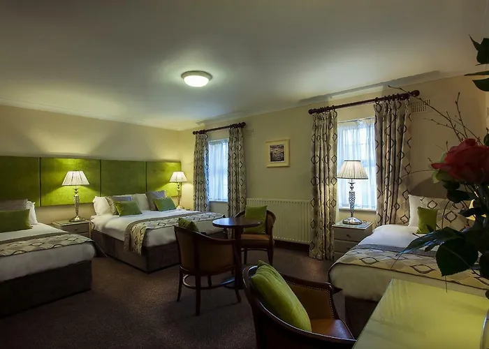 Breffni Arms Отель