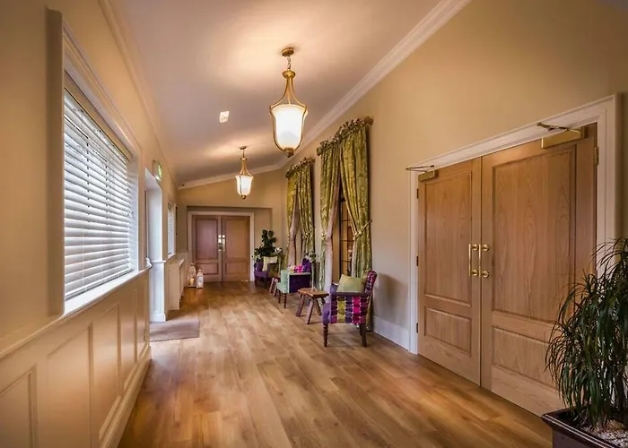 Breffni Arms Отель