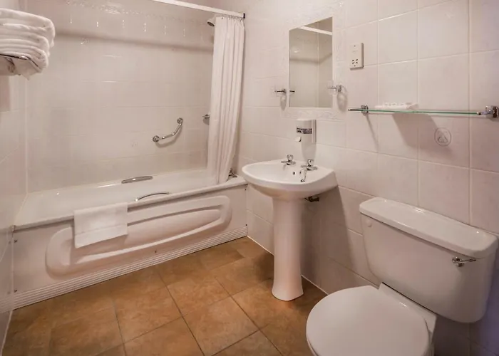 Breffni Arms 3*